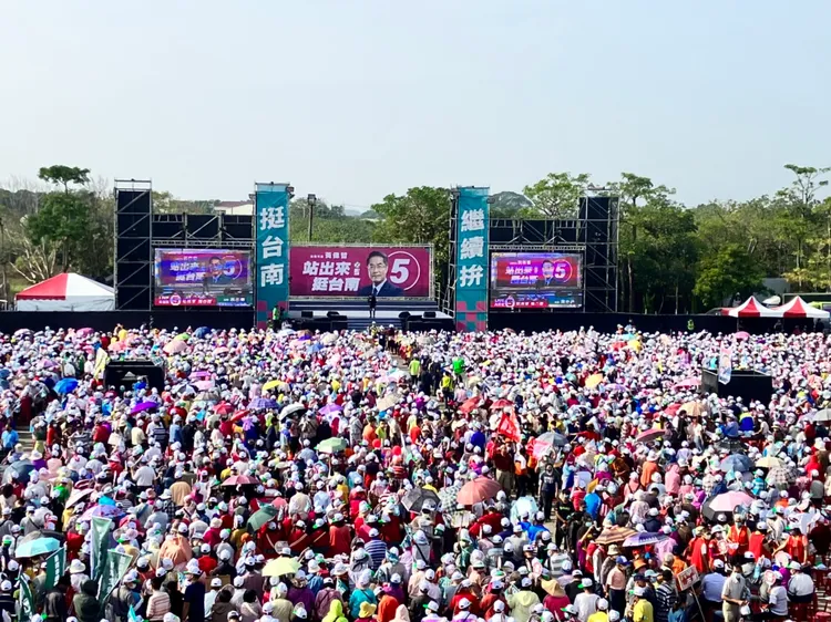 3萬名鄉親到場力挺黃偉哲。競辦提供