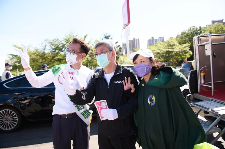 陳建仁推薦，鄭運鵬是一位很傑出的立法委員，對桃園有相當大的貢獻。鄭運鵬競辦提供