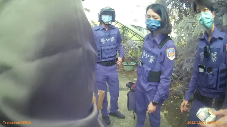 警方逮捕蔡姓通緝犯。翻攝畫面