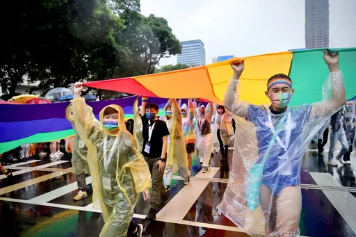 國小兒子出櫃!母求助「這條路不好走」 網動容:至少妳不是阻礙的那一個