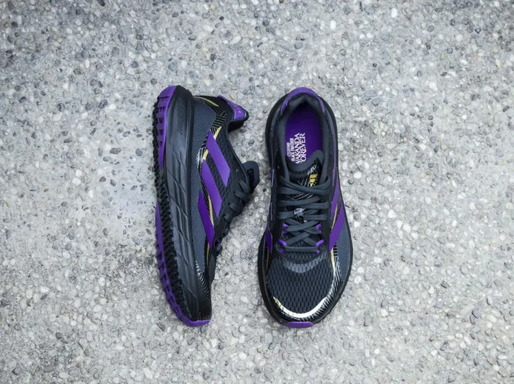 adidas x Marvel Studios SL20.3聯名鞋，3690元。品牌提供