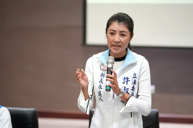 許淑華認為民進黨違法在先，支持公務人員依法行政。許淑華團隊提供