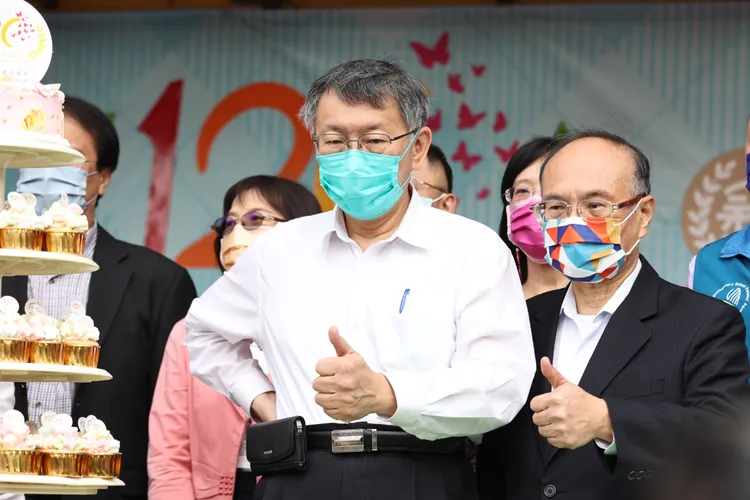 台北市長柯文哲今日(11/5)出席社子國小120周年校慶。翁玉信攝