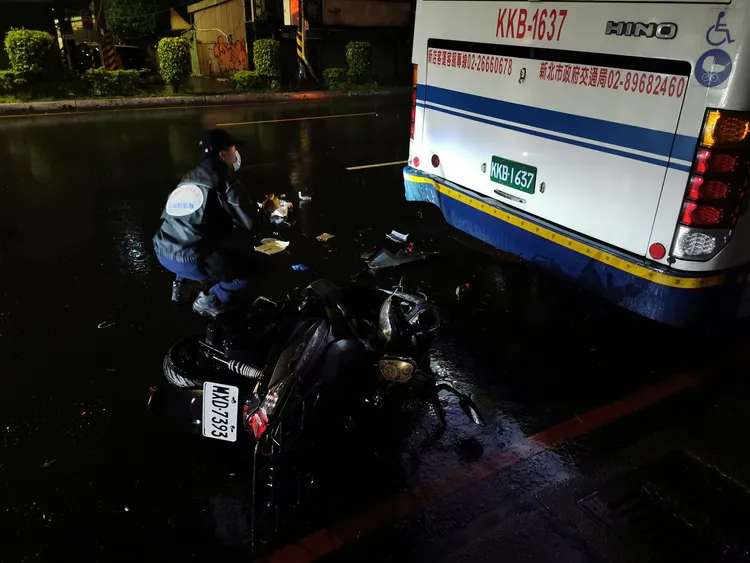 警方到場採證。陸運鋒攝