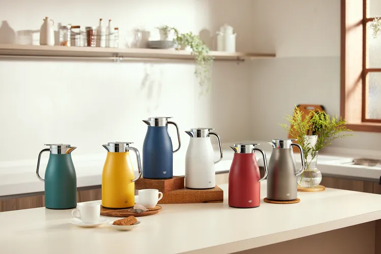 alfi SKYLINE玻璃內膽保溫壺1.0L，原價3500元，11/2下午3點-11/6消費不限金額加799元可換購。業者提供