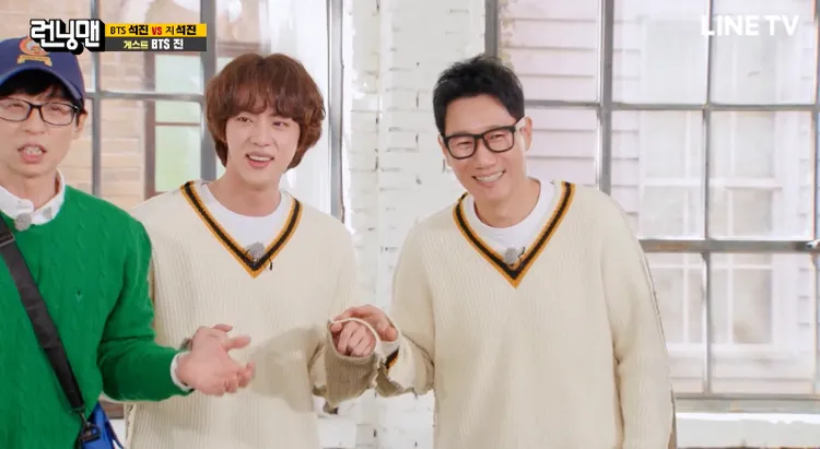 池錫辰（右）與Jin因同名結緣，節目錄影當天還身穿同款服飾。LINE TV提供