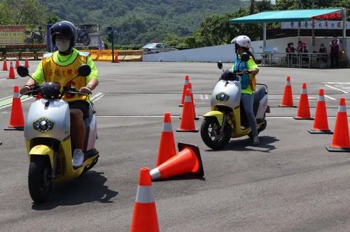 明年4月機車考照試辦道路實練! 參加3小時可拿1200元補助