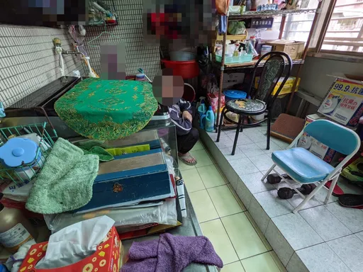 他2年狂賺6799萬!開賓士狂血拚卻拒繳704萬稅罰 躲陽台被逮這下慘吃牢飯