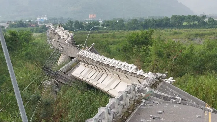 918強震高寮大橋斷裂。陳明中攝