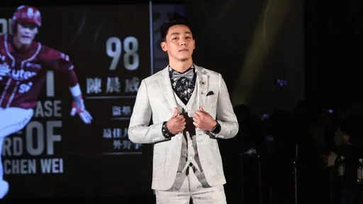 「今天是我的大日子」 中職頒獎典禮陳晨威展現高EQ自嘲