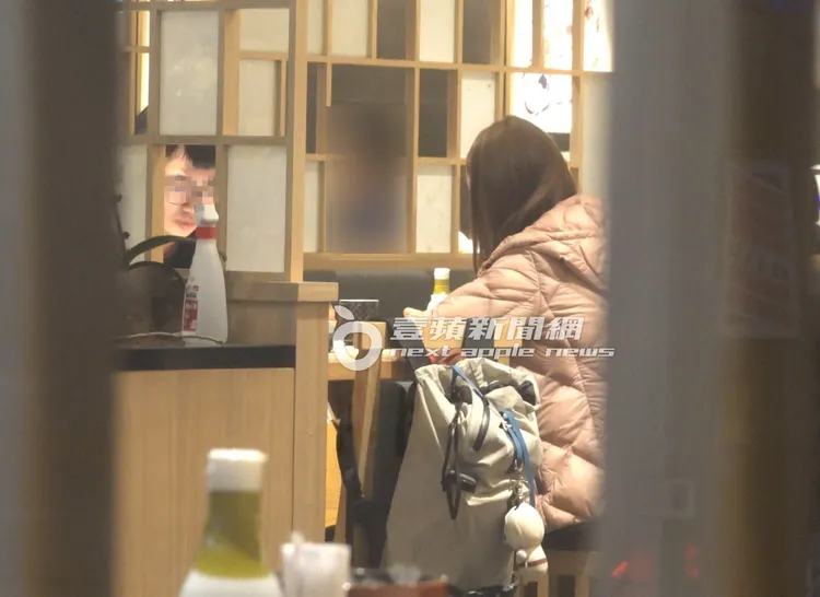 隨後2人一起到東區吃日式料理。特勤中心攝