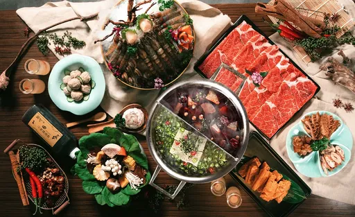 社群留言最愛湯底免費贈肉、領券送廣島生蠔