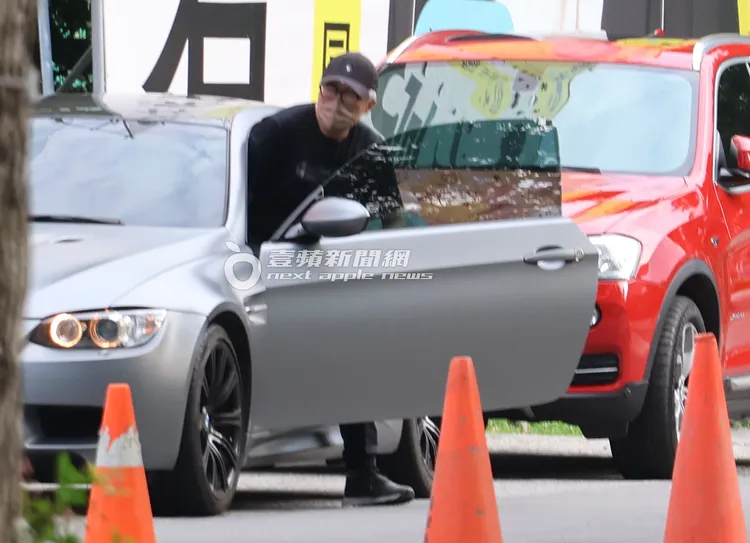 張宇走到停車場，準備坐上BMW M3坐駕。特勤中心攝