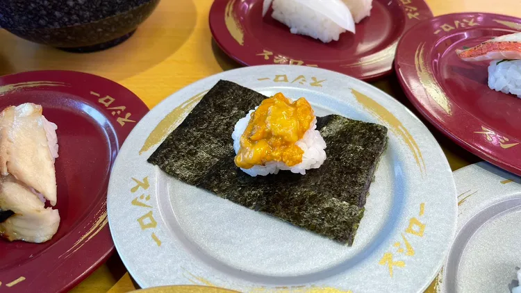 海膽海苔包，1貫60元。業者提供