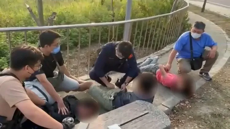 警方在受理報案不到2天內將討錢砸車3人逮捕。讀者提供