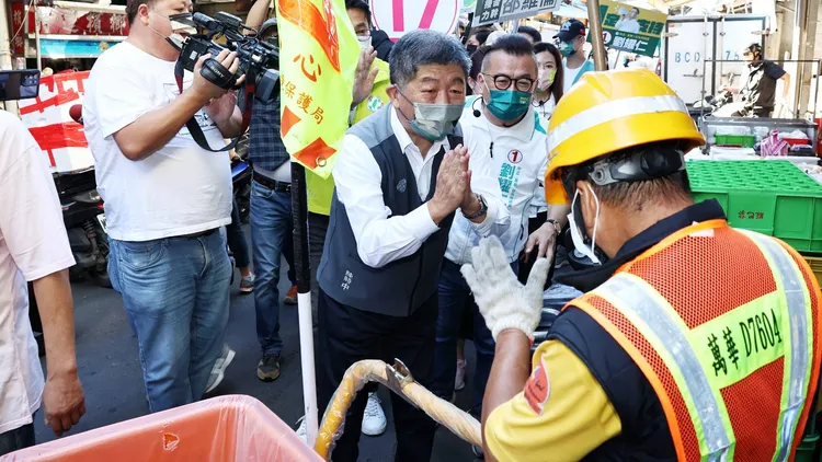 陳時中直踩蔣萬安兵役問題痛腳。葉志明攝