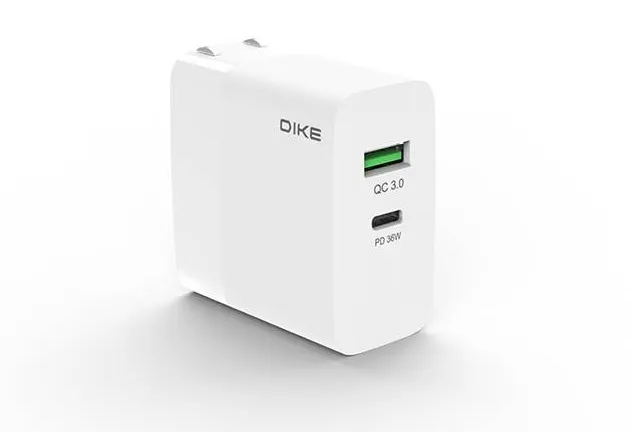 福袋內含DIKE 36W PD+QC 雙埠旅充，市價599元。業者提供
