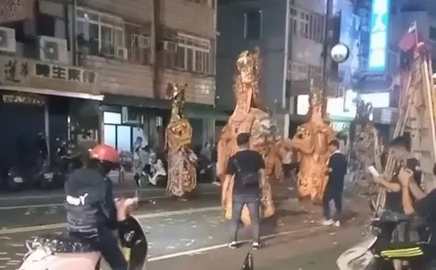 爽你艱苦到我!清晨6點遶境喇叭+放炮 宮廟50張罰單HOLD好