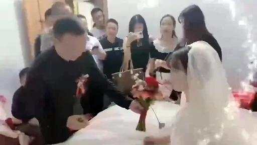 新娘荒唐約砲！結婚前夕嘿咻小王「懷誰種聽天由命」　老公追八卦驚見被綠了