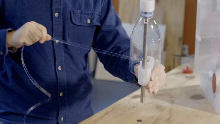 Polyformer 可將塑膠瓶回收並製作成 3D 列印材料。業者提供