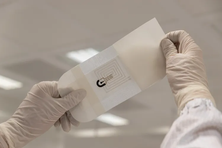 團隊將努力改進SmartHEAL 原型、以2025年引進市場為目標。業者提供