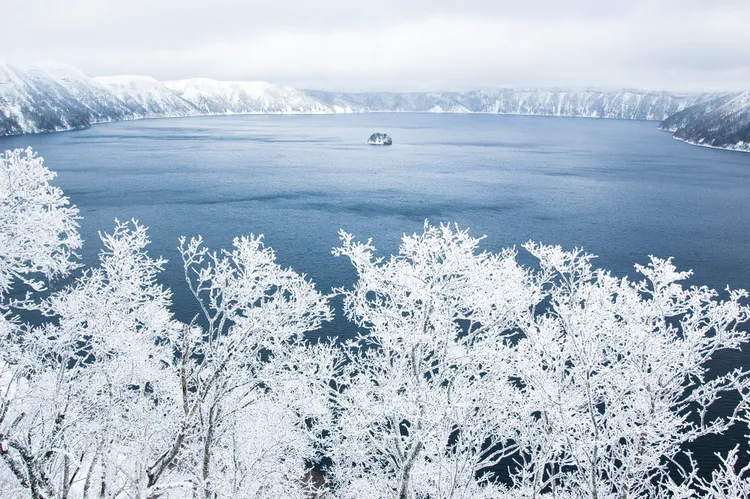 去日本玩雪正是時候，冬季北海道戲雪行程26,900起。長汎提供
