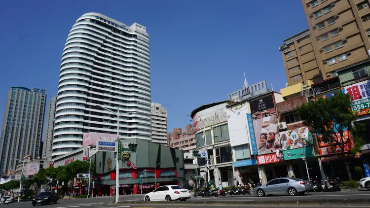 市區精華地段預售屋仍持續創價，目前要挑戰4-5字頭。葉家銘攝