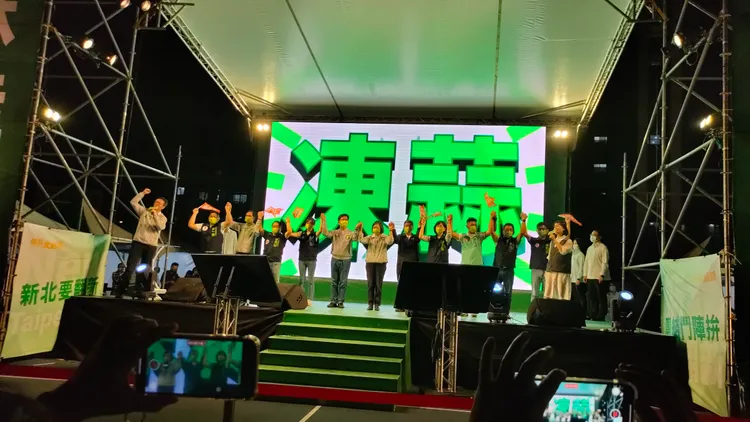 蔡英文說自己是新北市民，這一票一定投給林佳龍，呼籲支持者不僅要拉票、催票，還要固票。莊淇鈞攝