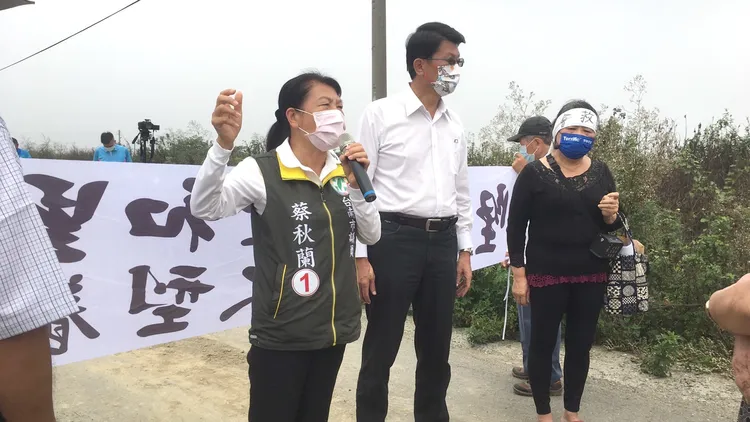 謝龍介、民進黨議員蔡秋蘭都到場聲援。王志弘攝