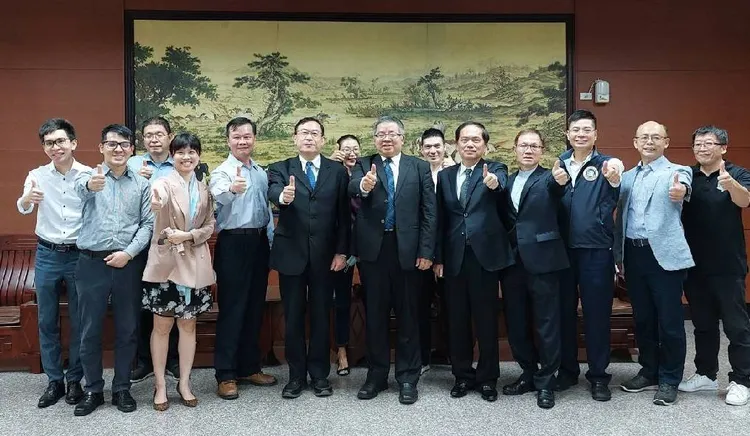 檢察總長邢泰釗嘉勉台東地檢署檢警調與政風團隊。台東地檢署提供