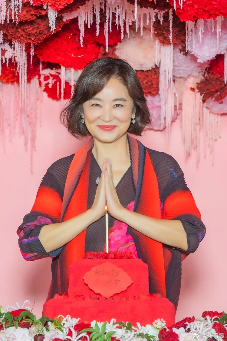 林青霞68歲生日喜氣洋洋。翻攝林青霞微博