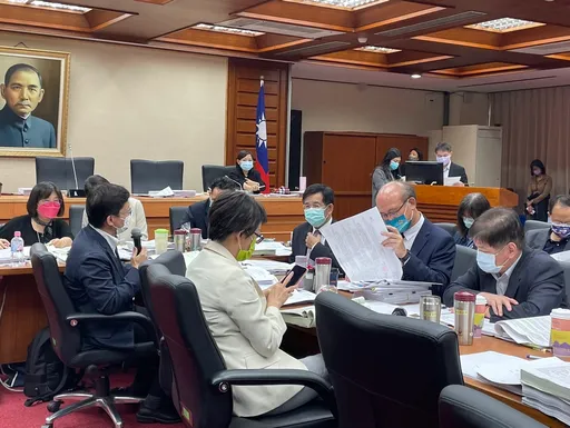 動滋券常態化！體育署曝補助6-12歲觀賽　立委批預算少「像中樂透才能用」