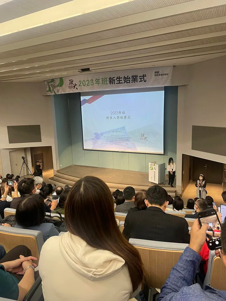 王心恬日前到政大參加新生始業式。翻攝王心恬臉書