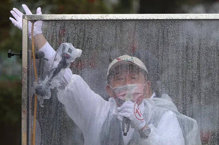 陳時中今天上午在中正萬華車隊掃街。林林攝