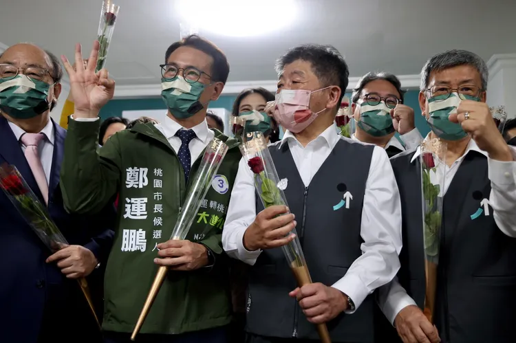 鄭運鵬（左2）也到場力挺陳時中。陳時中辦公室提供