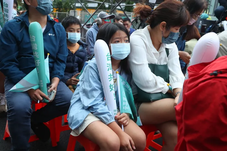 支持者神情落寞。資料照，鄭孟晃攝