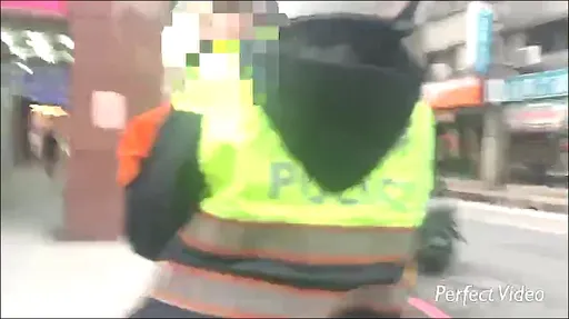 2歲男童趁母超商購物溜出店外 女警調監視器尋回助團圓