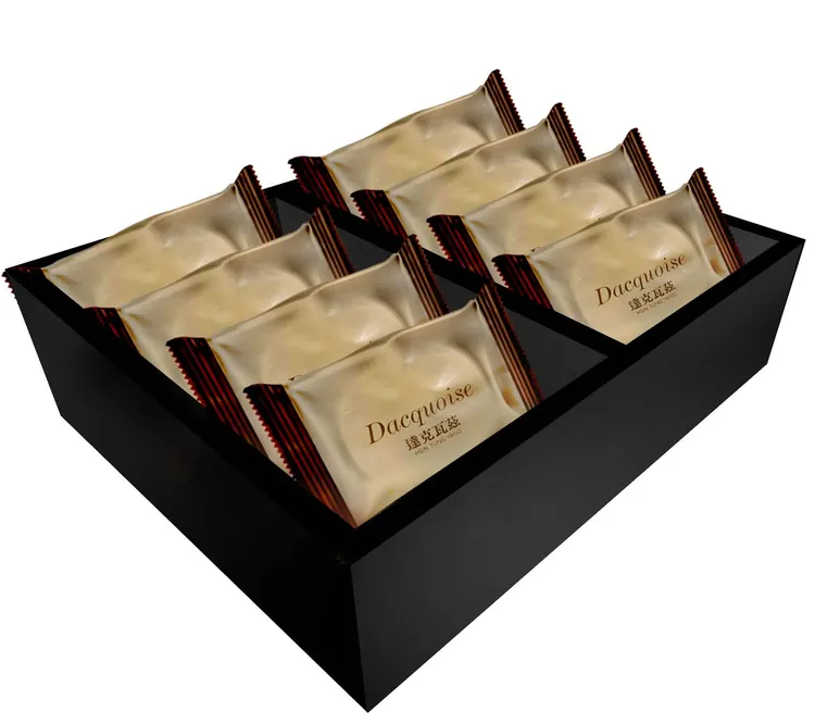 達克瓦茲禮盒，一盒內含原味及莓果兩種口味。業者提供