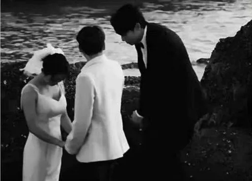 《蒼蘭訣》王鶴棣高冷形象崩壞成「笨蛋帥哥」 西裝筆挺誤入新人婚紗照現場