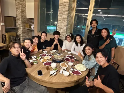 宇宙人高雄開唱倒數！麋先生、告五人送牛肉進補　泱泱備戰飆高音嚇跑貓咪