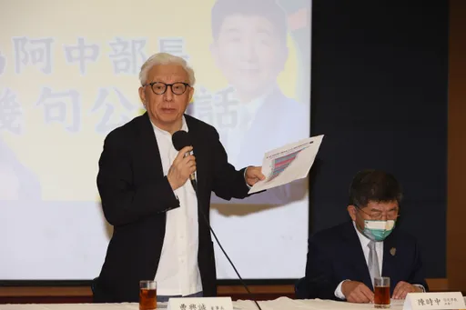曹興誠力挺陳時中！秀「防疫成績單」讚90分　嗆攻擊指揮官不公道