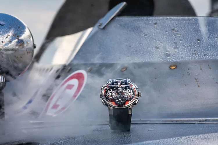 MB&F Legacy Machine Sequential Evo計時碼錶以2組特殊的獨立計時機制，具有可雙向控制的Twinverter按把，讓沒有具追針計時功能的錶款，卻可達到追針計時的效果，560萬元。品牌提供