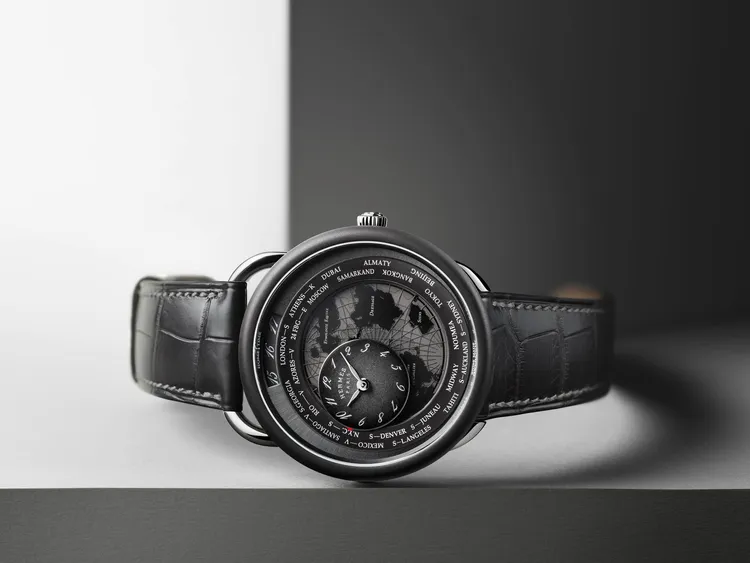 愛馬仕Arceau Le temps voyageur漫遊時光41mm世界時區鈦金屬腕錶，拿下最佳複雜男錶殊榮，95萬2000元。品牌提供
