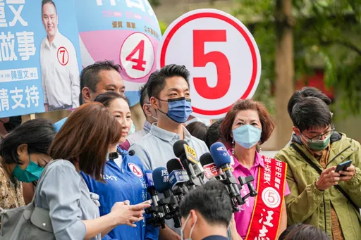 蔣萬安避談辭立委拖5天　回嗆陳時中「疫苗拖半年」