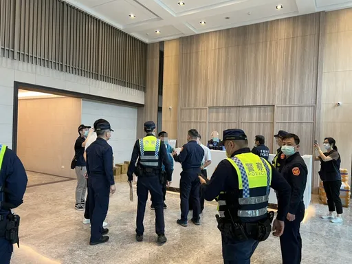 社區清潔工見大批警卻心虛反招盤查 中壢警查獲逾期未歸女移工