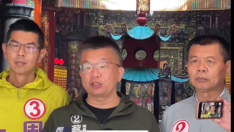 蔡其昌稱讚立委江啟臣昨談到台中空污嚴重與選舉民調議題「說實話」。曾雪蒨攝