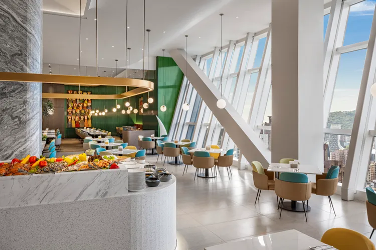 位於承億酒店26樓之「貳陸日全食餐廳」本次旅展推出「日全食美食遨遊券」。業者提供