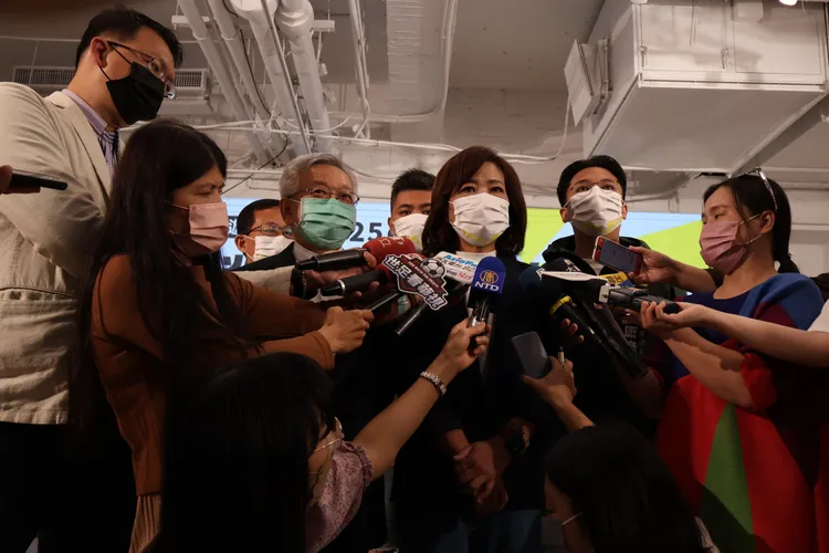 沈慧虹也表示，參選之初，她曾拜會沈國榮董事長，就竹科發展進行討論，也感謝沈國榮特別致電打氣，並於今天現身相挺。黃羿馨攝