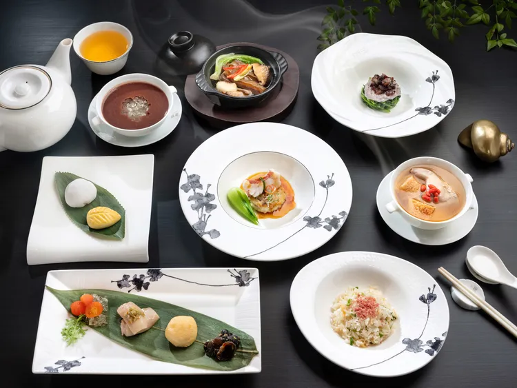 冬季8道式季節套餐，每位3980元+10%，主廚精心搭配設計各道菜式。業者提供