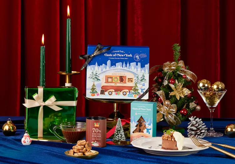 Aunt Stella詩特莉即日起推出兩款聖誕禮盒，包含Taste of New York系列全新「紐約中央公園精品禮盒」。業者提供